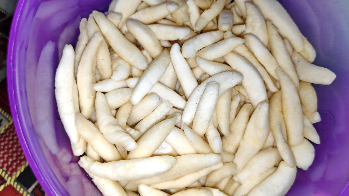 ilustrasi adonan teur gabus