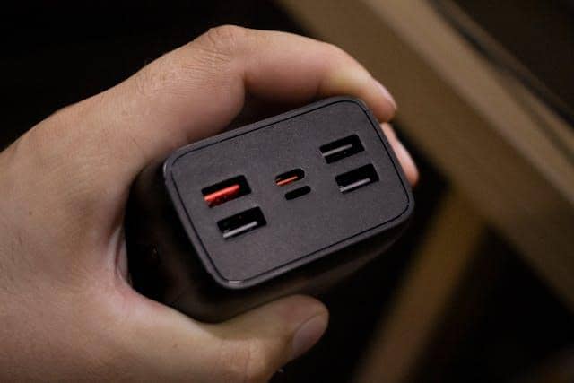 5 Charger Mobil Murah di Bawah Rp100 Ribu untuk Perjalanan Mudik