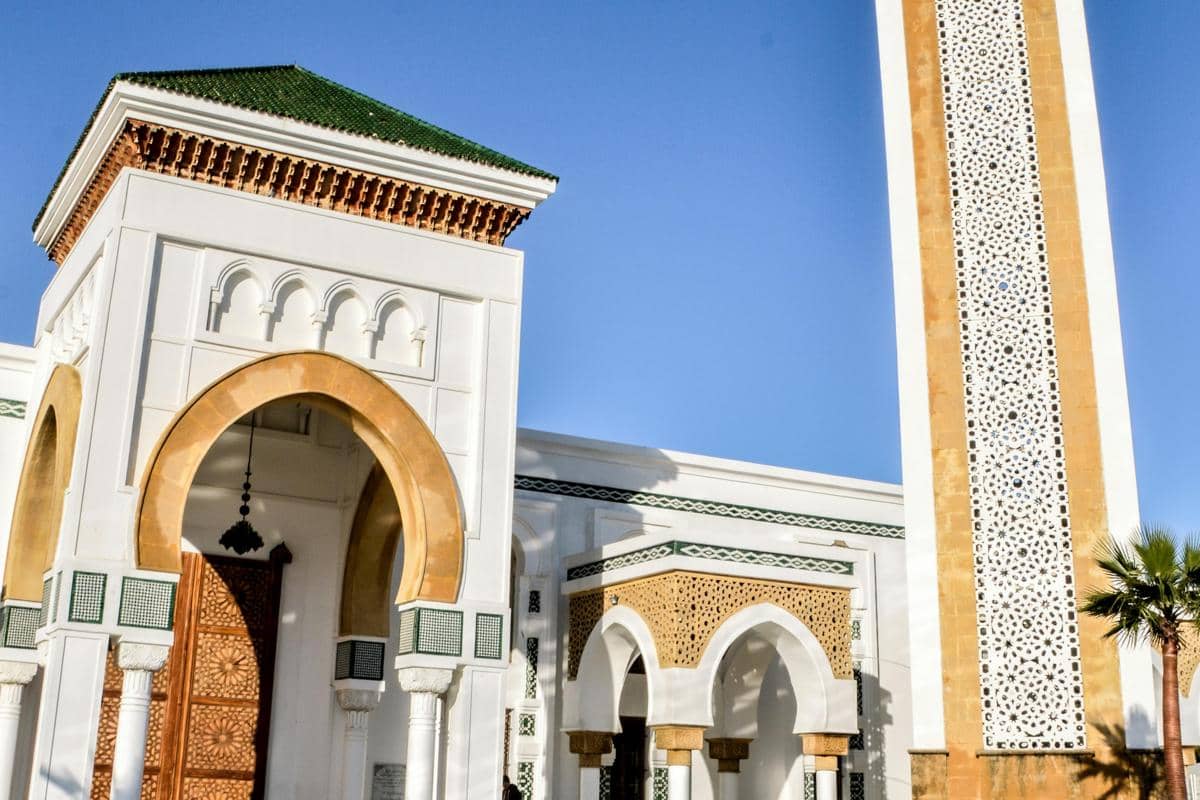 Ilustrasi Masjid Agung Al-Munawwar yang menjadi pusat  Ikon Salat Id di Pusat Kota. 