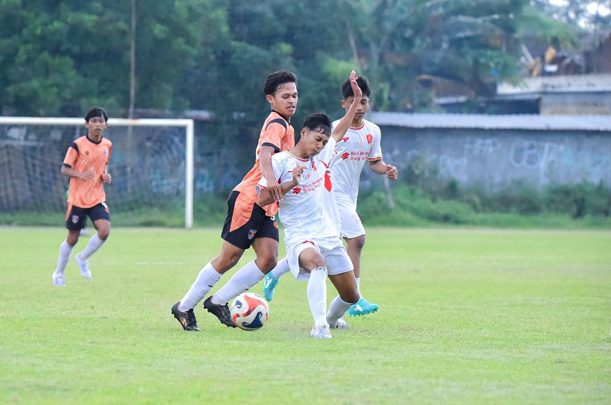 kendal tornado youth, epa19