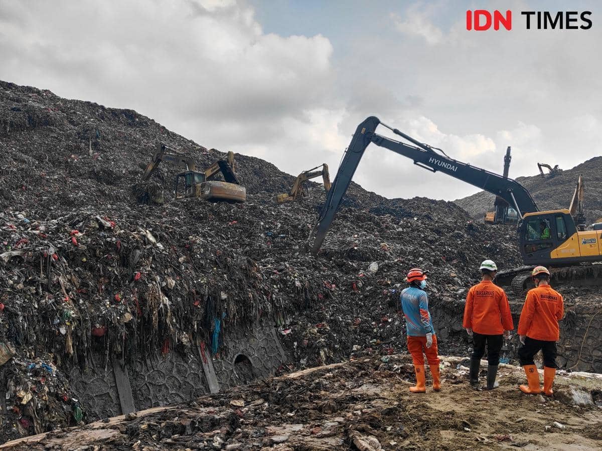 Longsor sampah di Bantargebang
