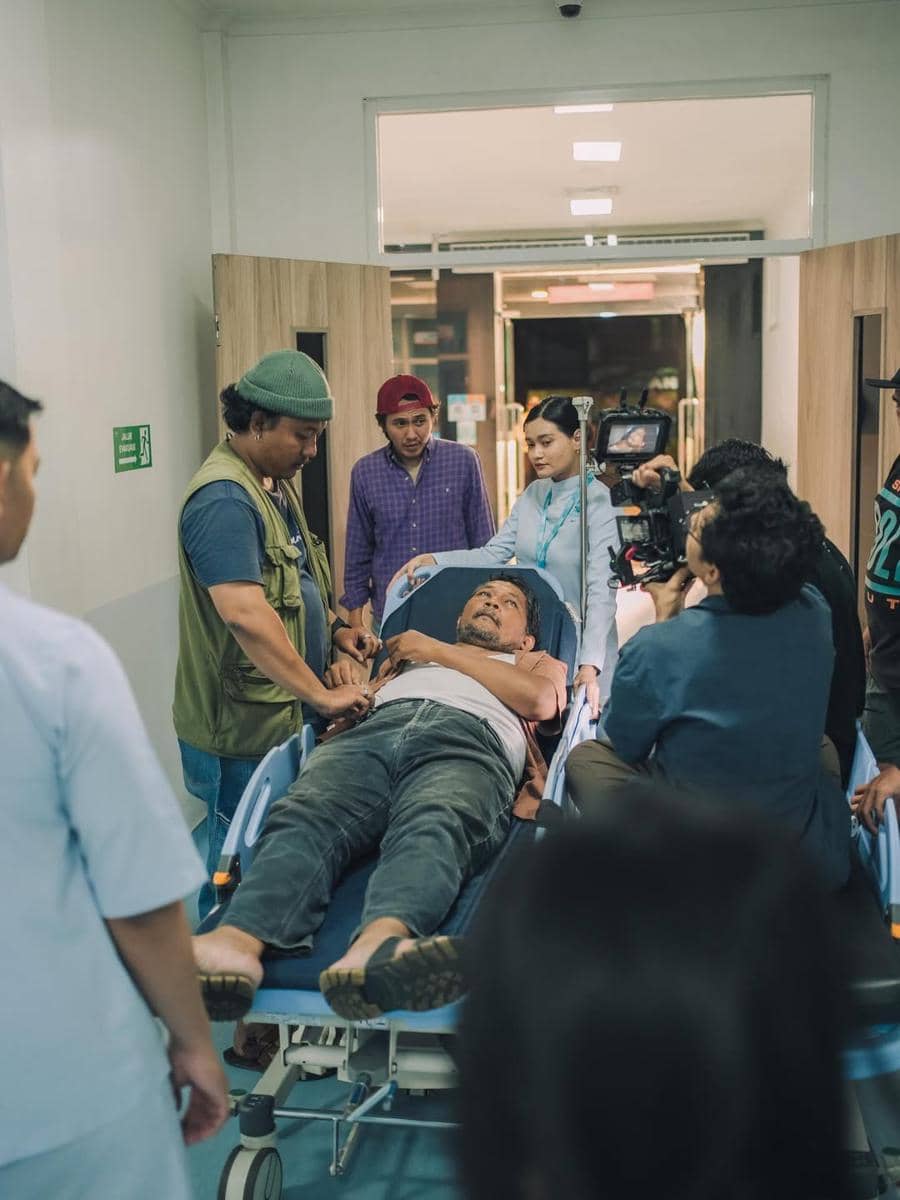 BTS MV Ada titik-titik di ujung doa - Sal Priadi