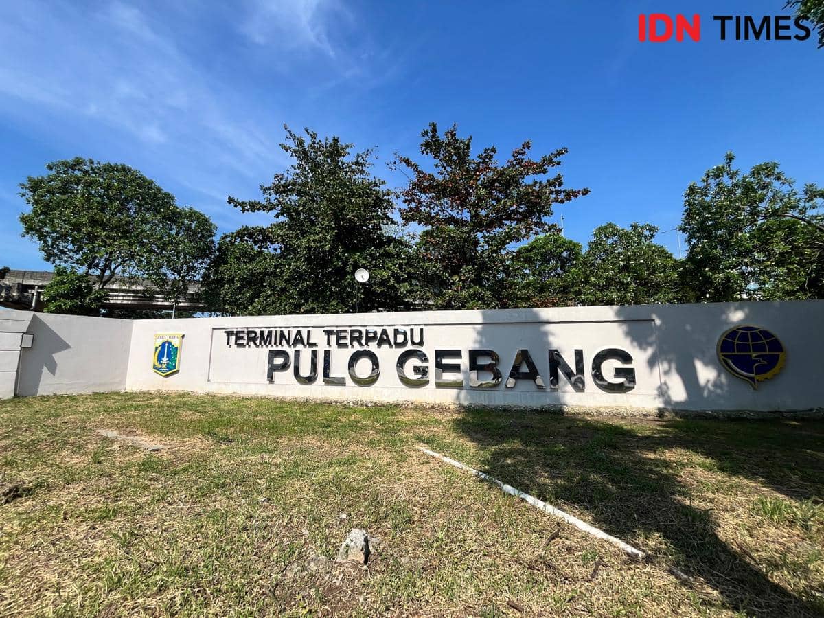 7 Potret Keramaian Terminal Pulo Gebang Jelang Puncak Arus Mudik