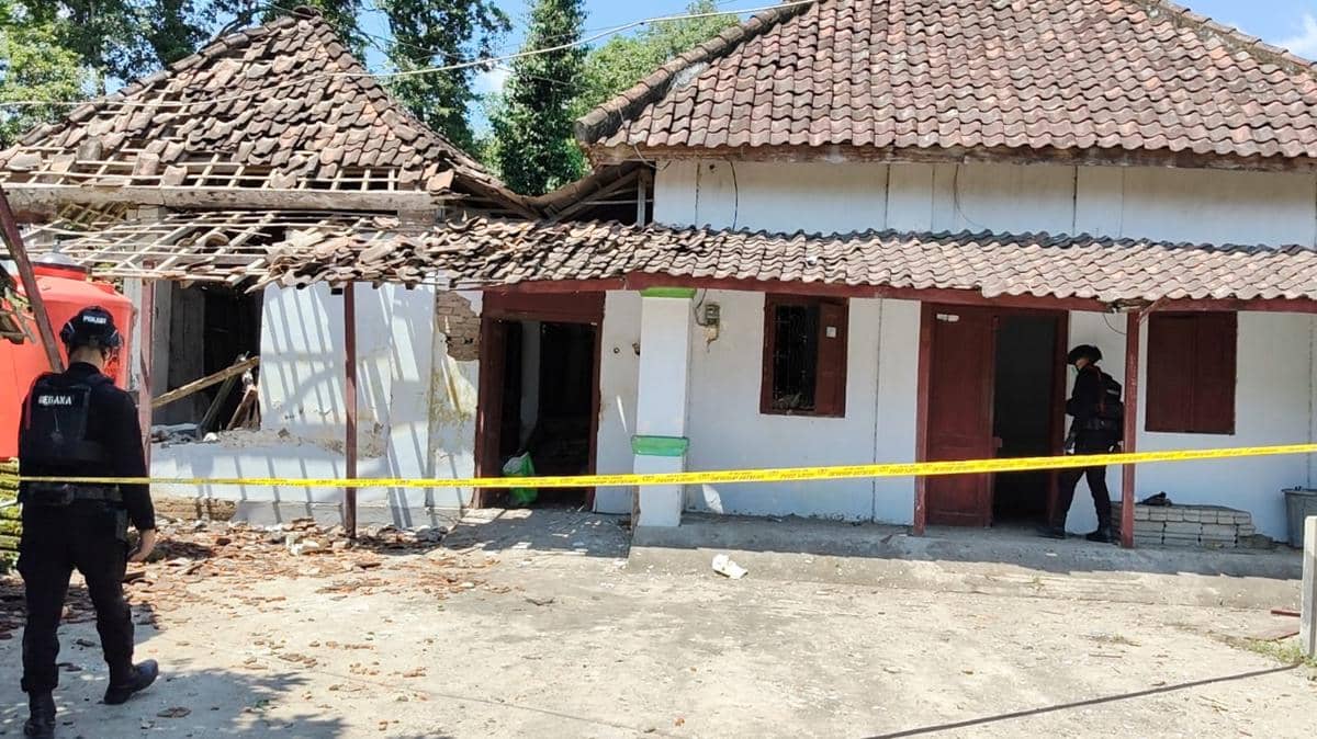 Rumah Warga di Kediri Rusak Akibat Ledakan, Diduga Bubuk Mercon