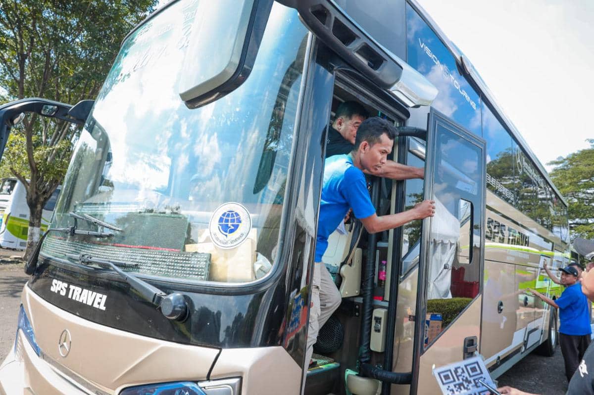 Di Balik Mudik Gratis Jateng, Ada Kisah Para Sopir Bus