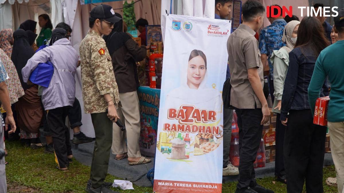 Bazaar Ramadan, Ribuan Warga Ciputat Terima Kupon Sembako (IDN Times/Muhamad Iqbal)