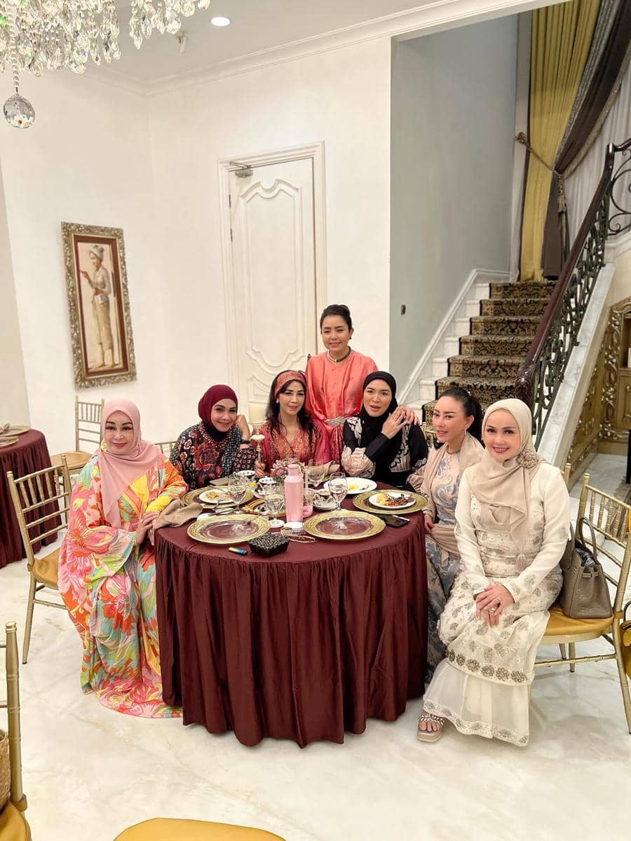 Artis Buka Puasa di Rumah Mayangsari (instagram.com/rieta_amilia)
