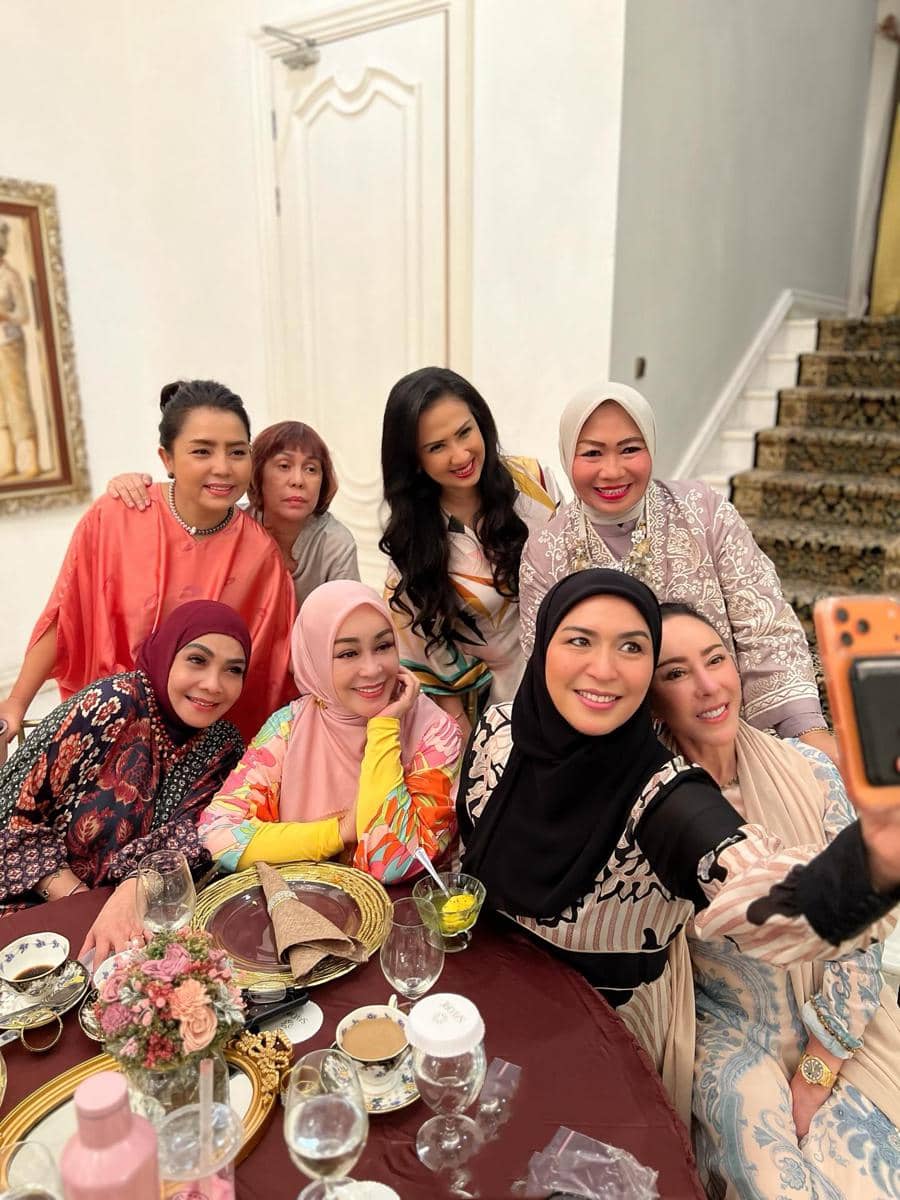 Artis Buka Puasa di Rumah Mayangsari (instagram.com/rieta_amilia)