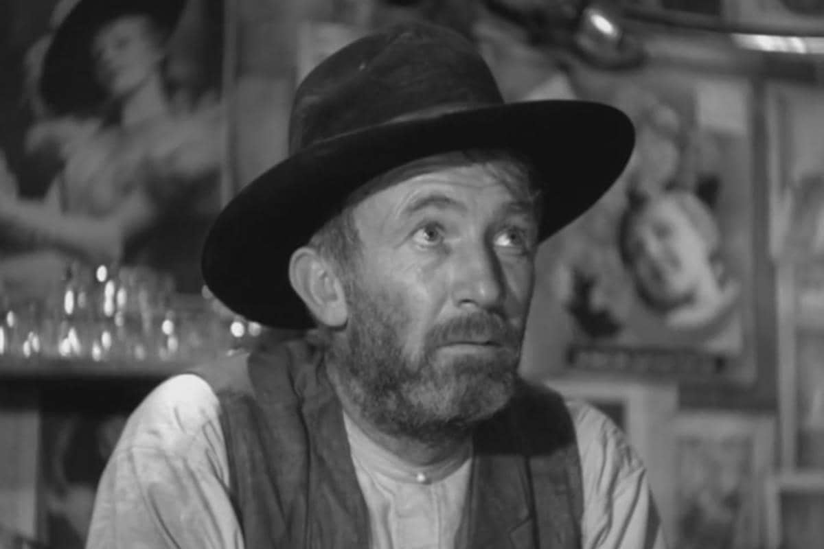 Walter Brennan (3 Oscar).jpg