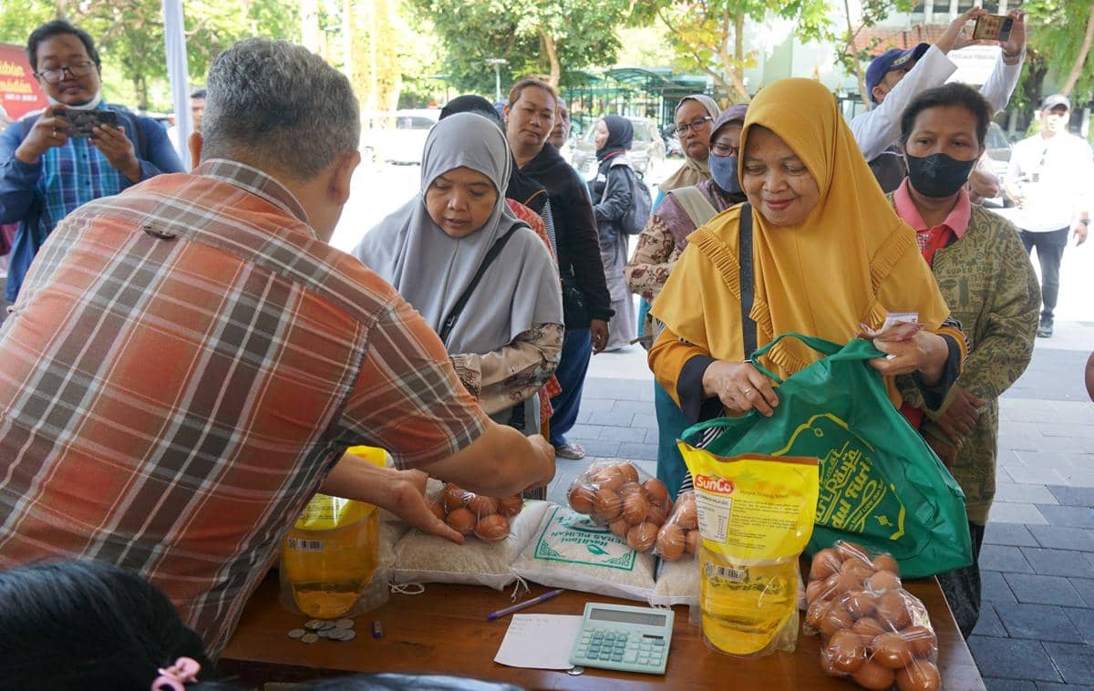 Pasar murah Ramadan di kompleks Balai Kota Yogyakarta, Senin (16/3/2026).Pasar murah Ramadan di kompleks Balai Kota Yogyakarta, Senin (16/3/2026).