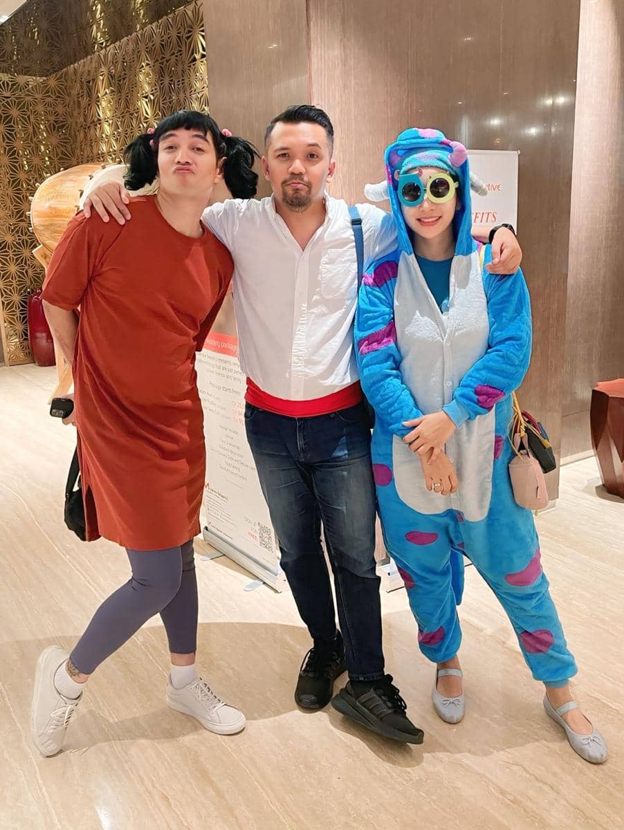 Hesti Purwadinata dan Geng Bukber Bertema Disney (instagram.com/hestipurwadinata)
