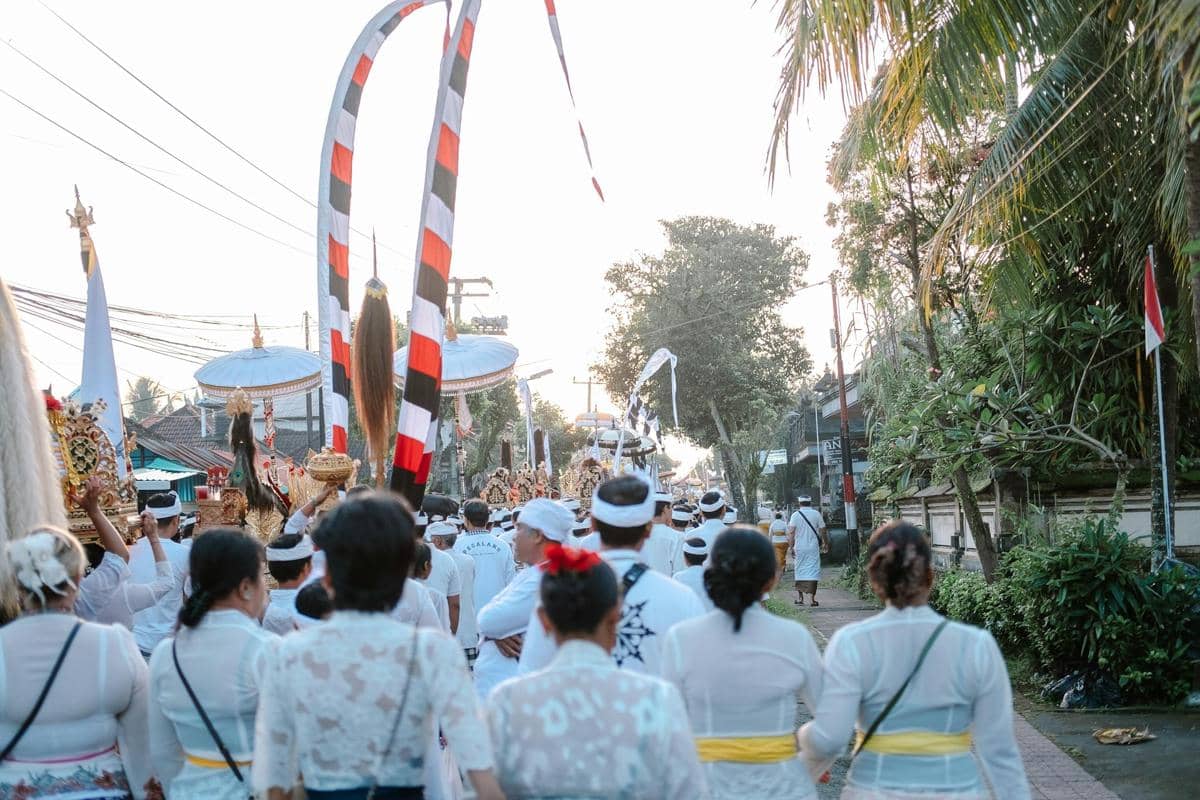 Ilustrasi masyarakat Bali (unsplash.com/Photo by Eyestetix Studio)