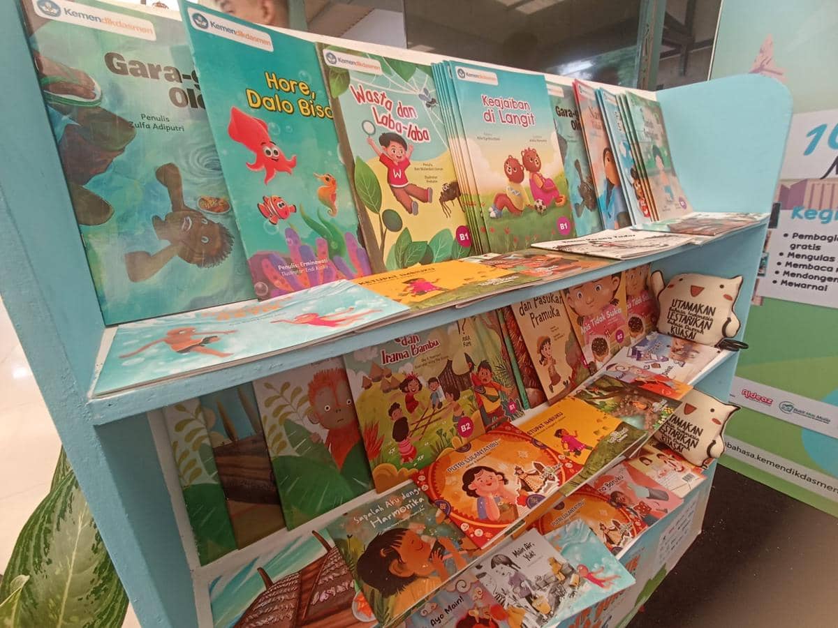 Mendikdasmen: Tugas Siswa Bukan Ngisi LKS tapi Membaca