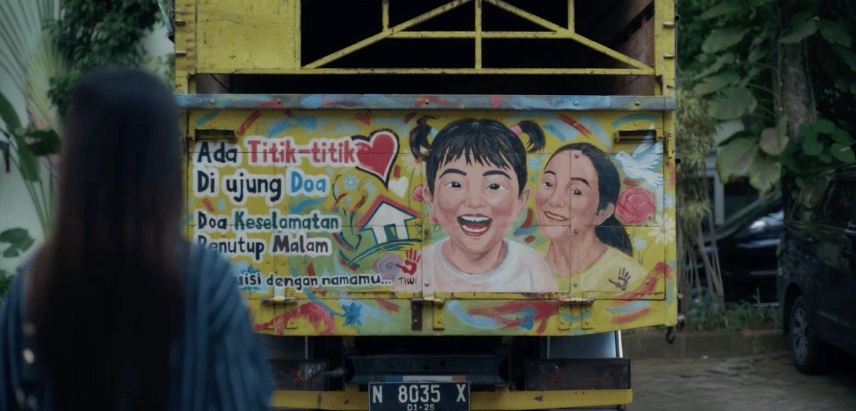 cuplikan MV Ada titik-titik di ujung doa - Sal Priadi