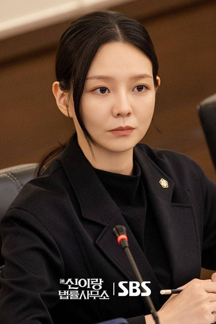 still cuts Phantom Lawyer 