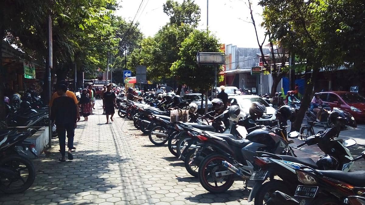 Ilustrasi area parkir sepeda motor