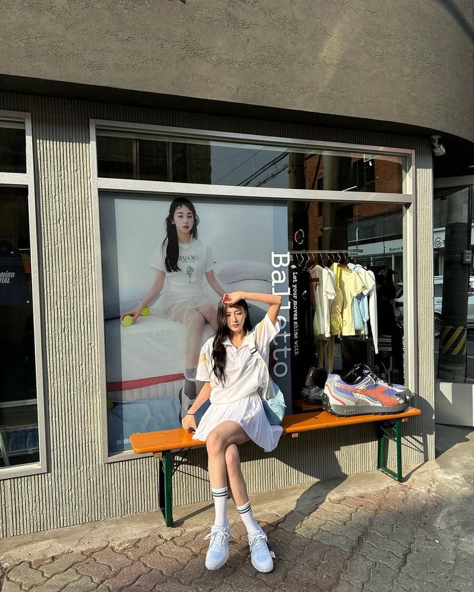 Style sporty ala Hayoung Apink 