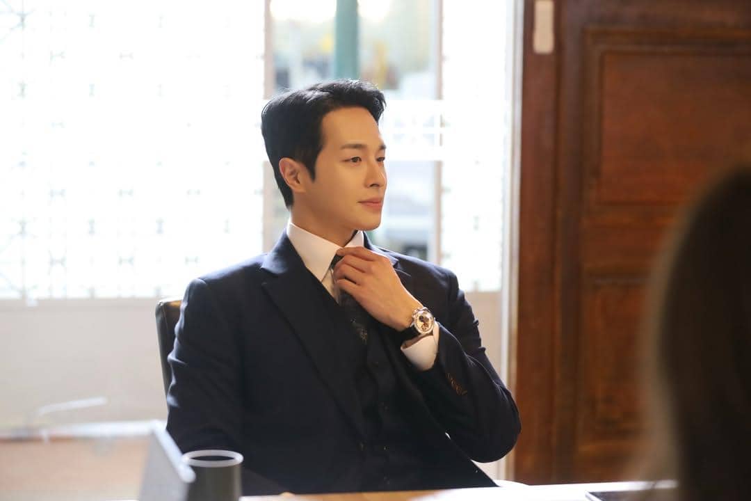 Kwon Hyuk di drama In Your Radiant Season