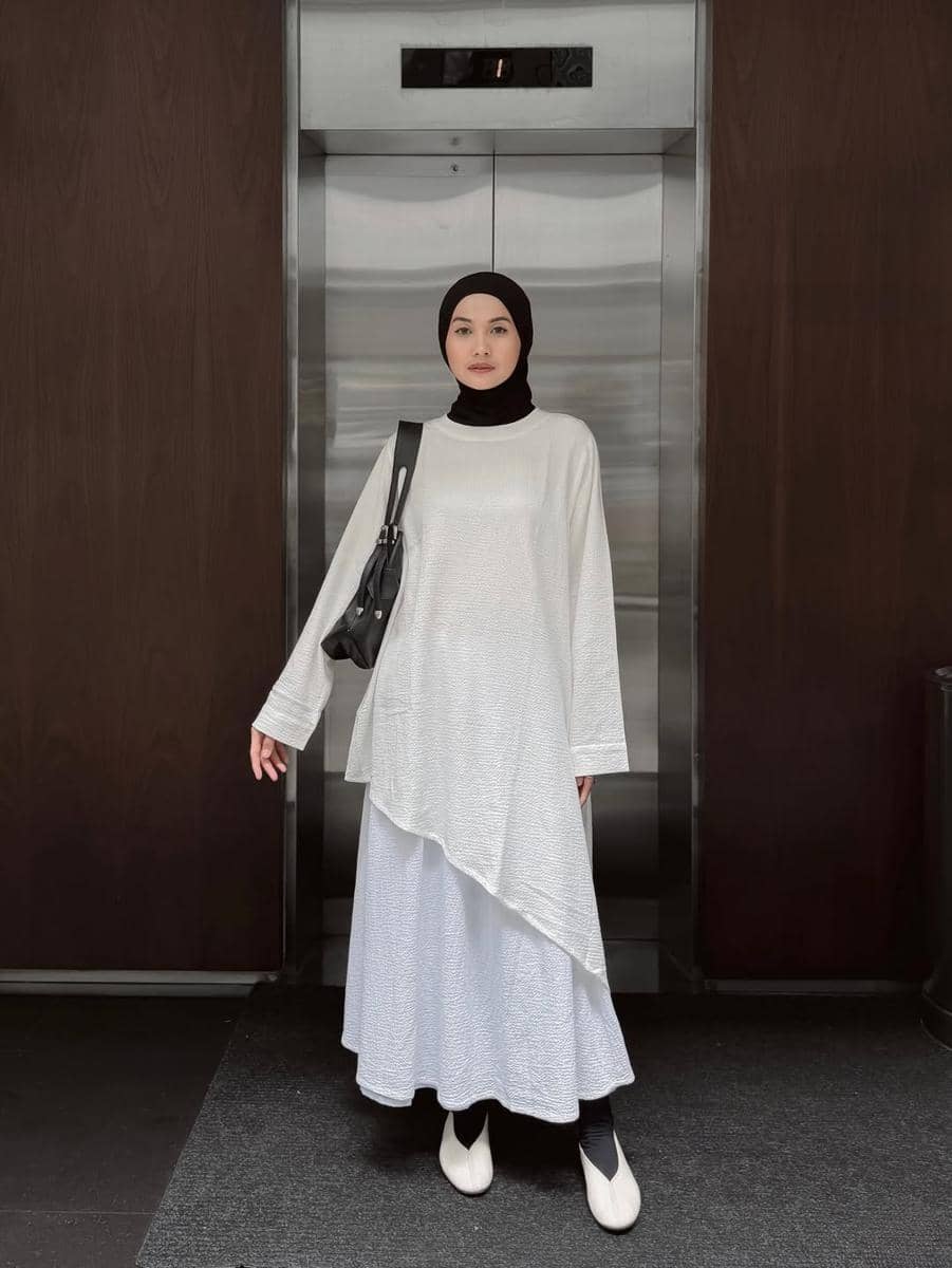 OOTD Lebaran Nuansa Kasual ala Anggita Kusuma Dewi