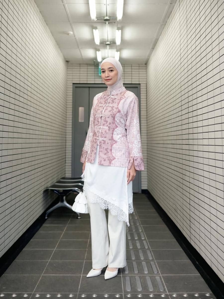 OOTD Lebaran Pakai Celana ala Mega Iskanti