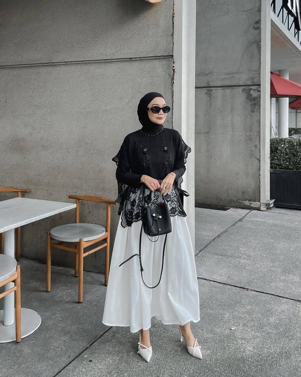 OOTD Lebaran Serba Hitam ala Uwie Mariska