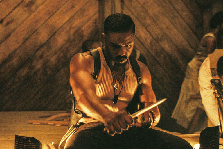 Michael B. Jordan sebagai Smoke dalam Sinners