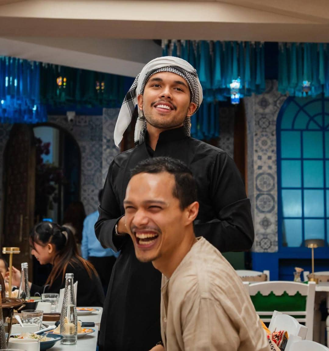 Thariq Halilintar adakan buka bersama para karyawan.