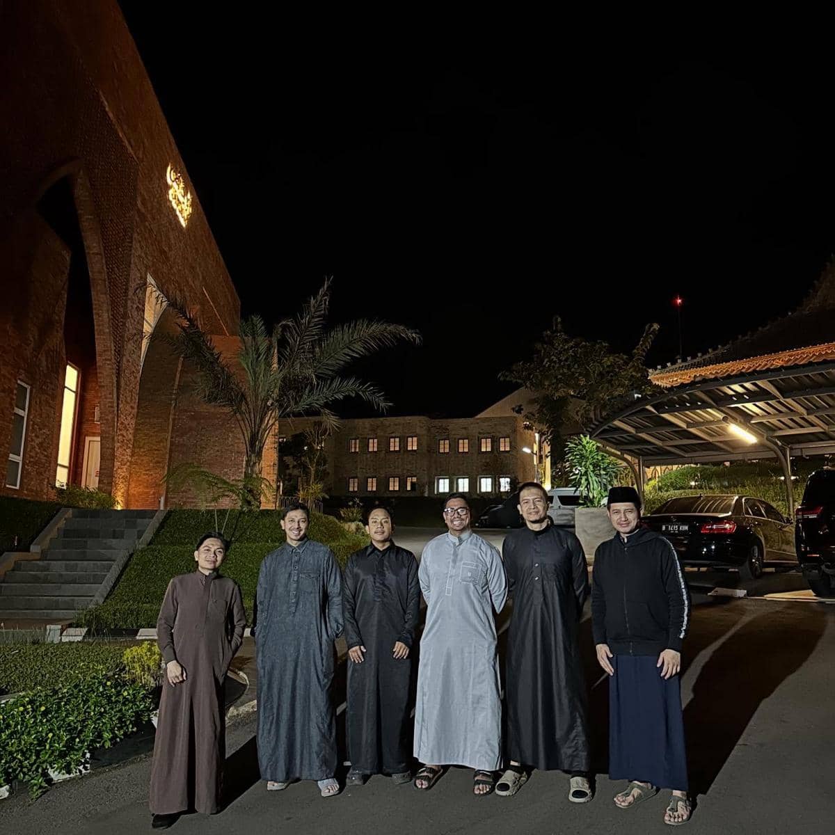 Sonny Septian, Dimas Seto, hingga Chand Kelvin jalani iktikaf Ramadan 2026