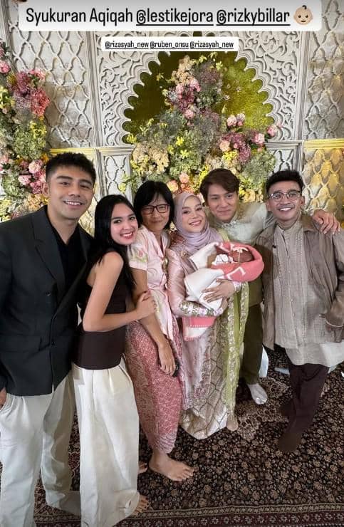 Artis di Akikah Anak Ketiga Lesti Kejora (instagram.com/claudiaudie)