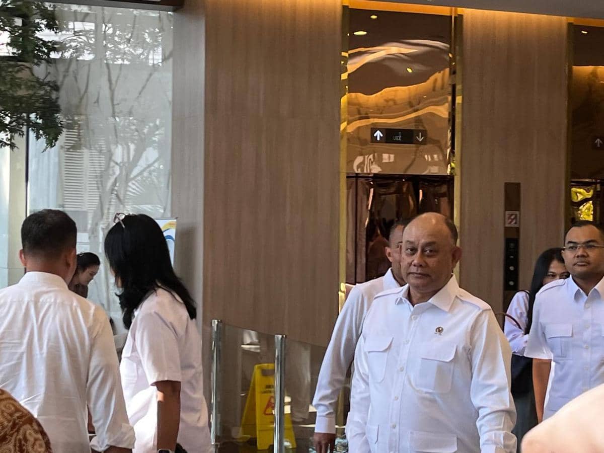 Menko Airlangga Pastikan Program MBG dan Koperasi Desa Tak Dipangkas