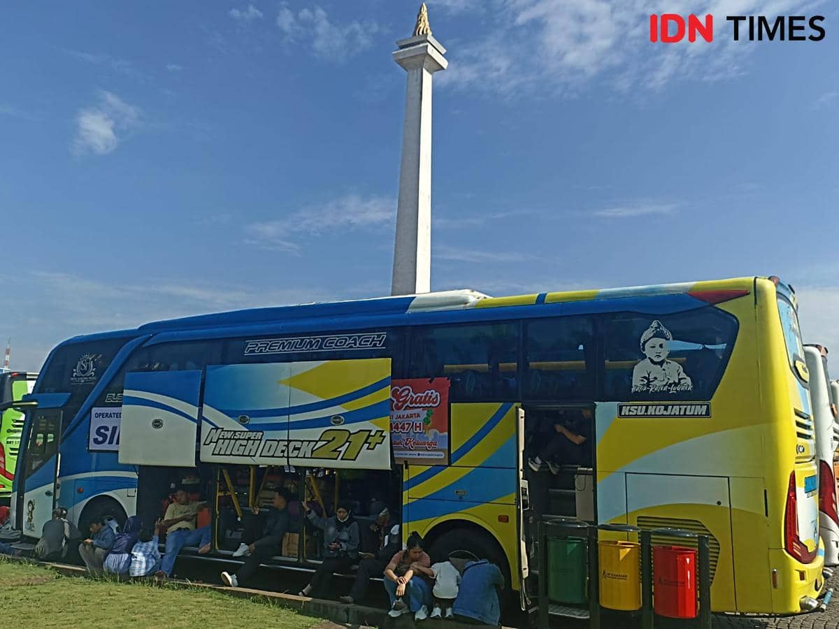 Pemprov DKI Jakarta memberangkatkan 34 ribu  pemudik dari Monas, Selasa (17/2/2026). 