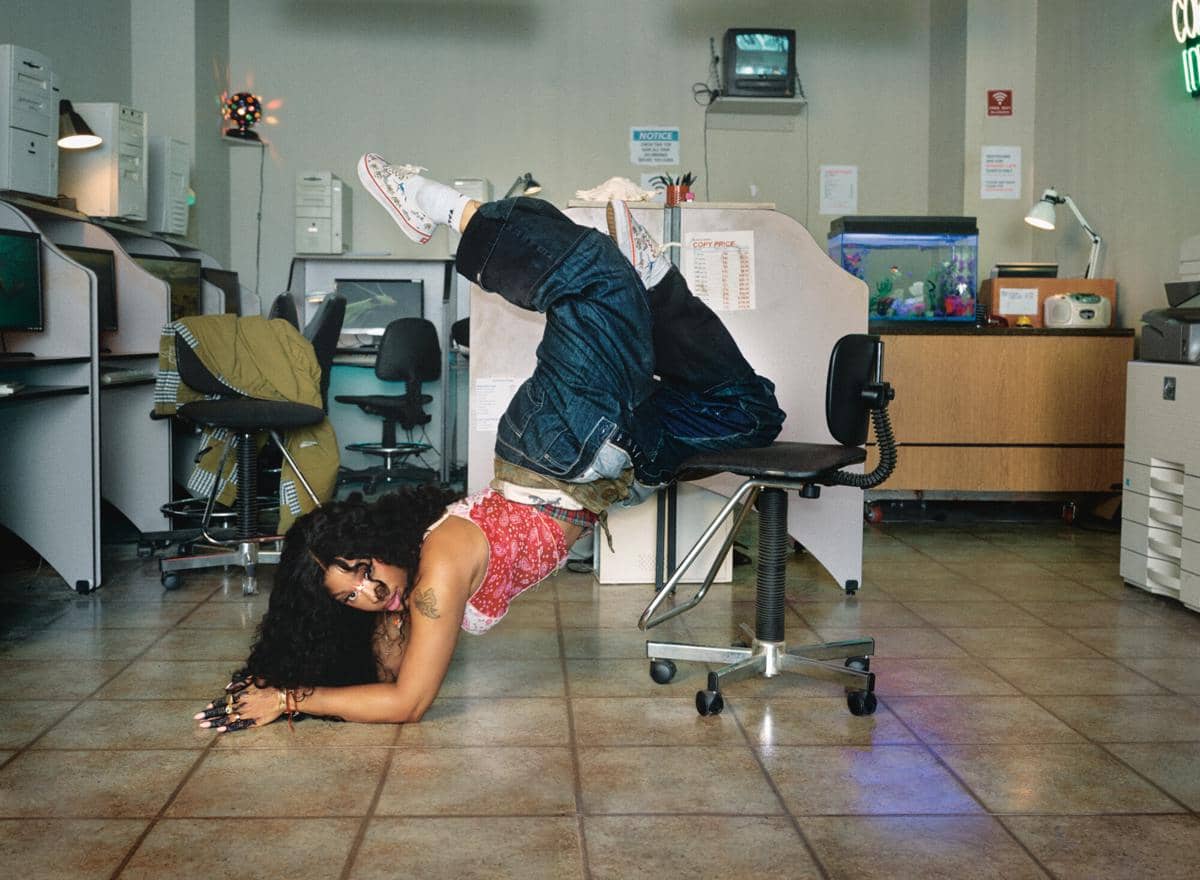 Bareng SZA, Vans Kampanyekan Off The Wall untuk Siluet Authentic