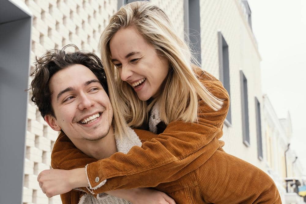 ilustrasi pasangan romantis (freepik.com/freepik)