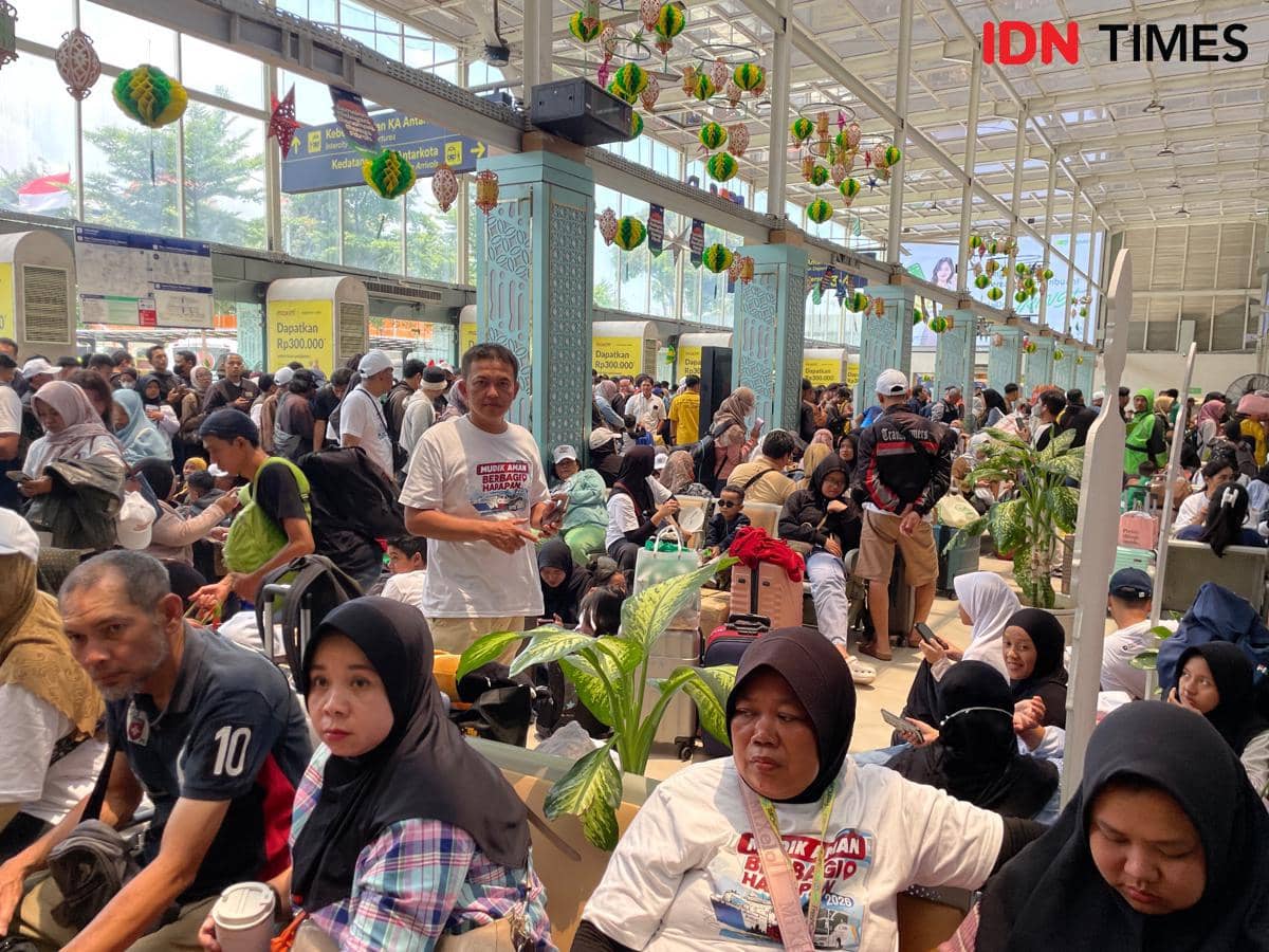 Gubernur Jateng Lepas Mudik Gratis 2026 dengan Kereta di Senen