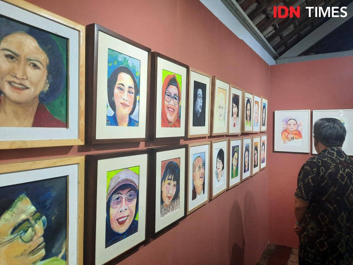 SAPAKU Tularkan Bahagia lewat Pameran Lukisan Orang-Orang Bahagia