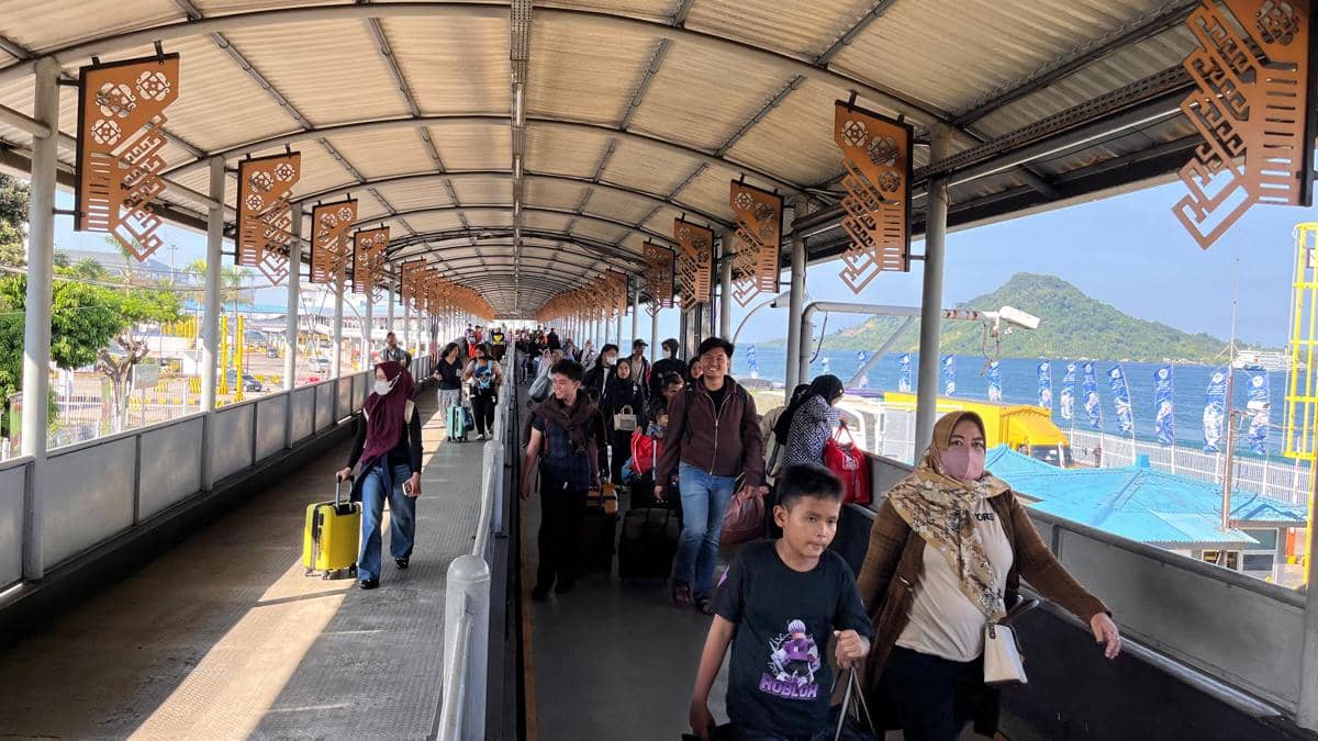 H-5 Lebaran: Pergerakan Kendaraan Naik, Penumpang di Bakauheni Turun