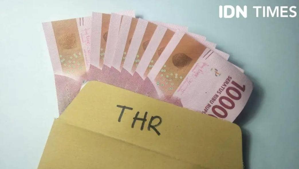 Ilustrasi THR. (IDN Times/Ita Malau)