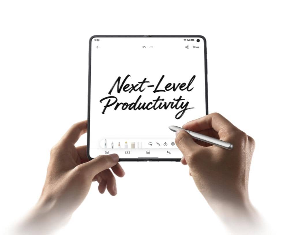 ilustrasi menulis dengan OPPO AI Pen di layar OPPO Find