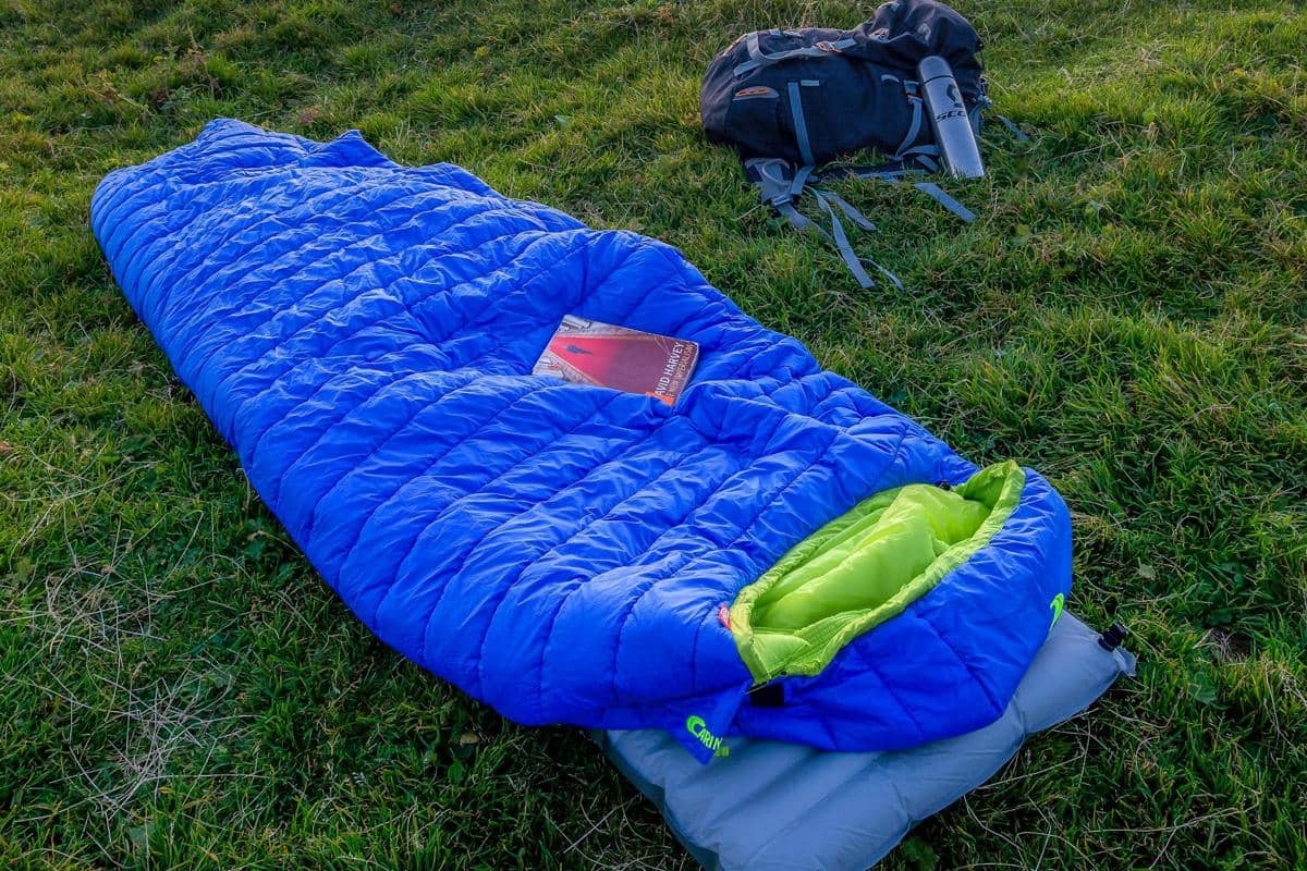 ilustrasi sleeping bag
