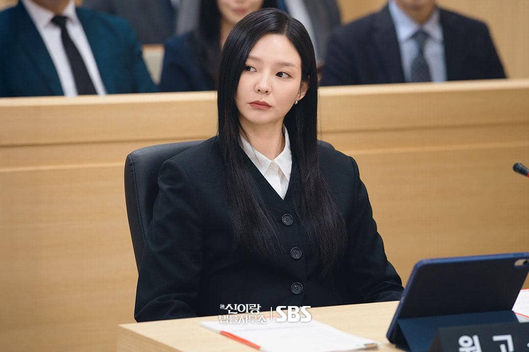Esom di Phantom Lawyer 