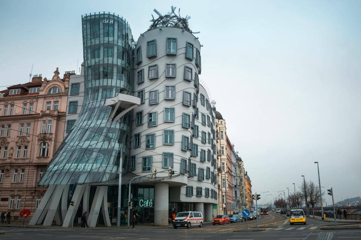 5 Fakta The Dancing House, Ikon Arsitektur Kontroversial di Praha