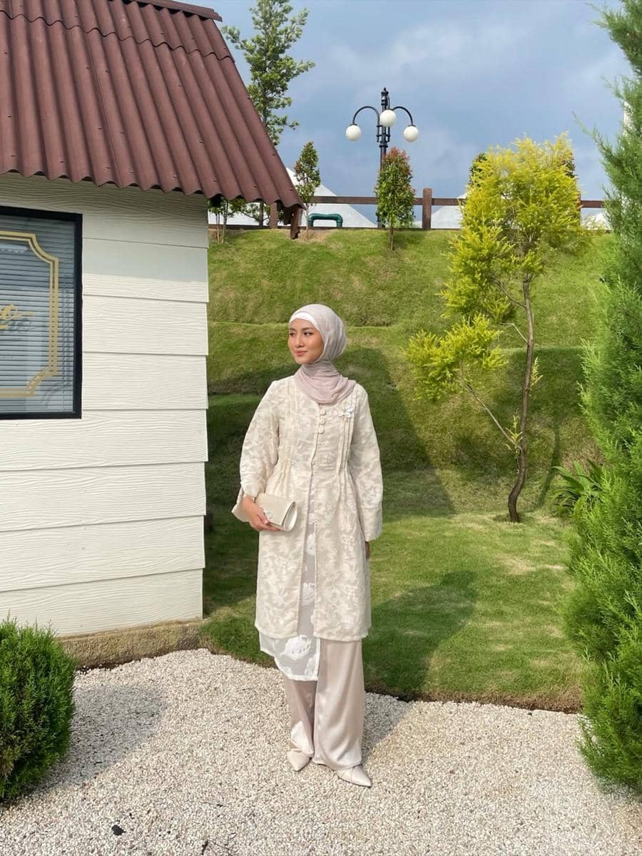 Inspirasi OOTD ala Inas Rana