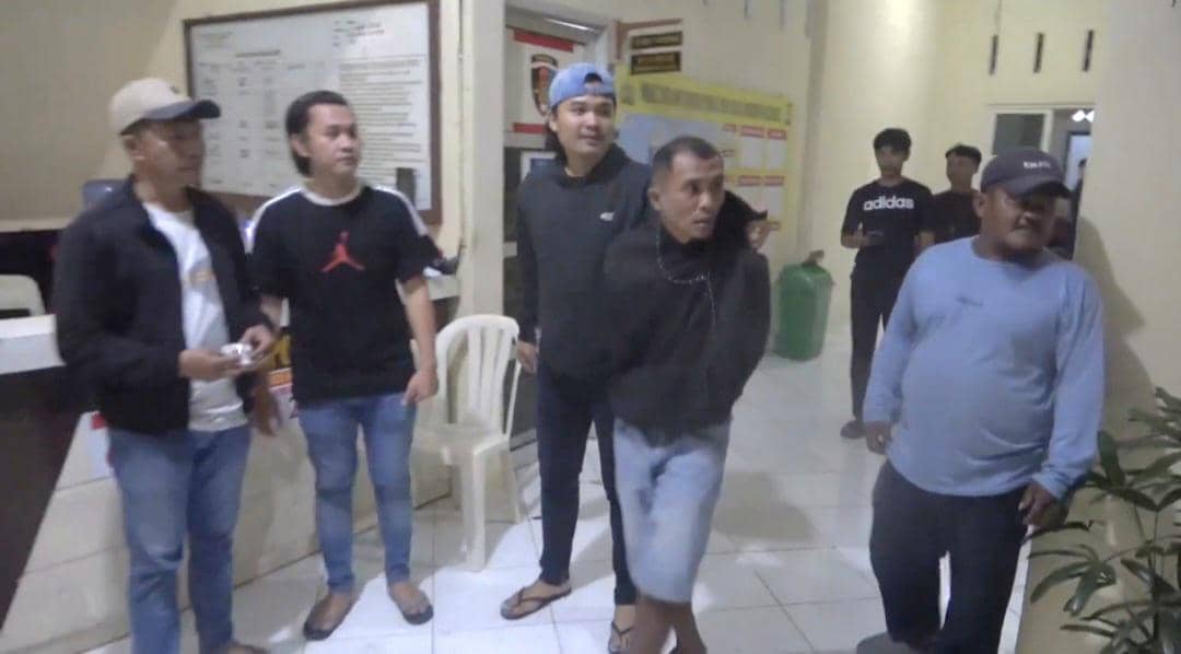 Ali (35) pelaku penyiraman air keras terhadap mantan kekasihnya berinisial UF (38) (Dok. .