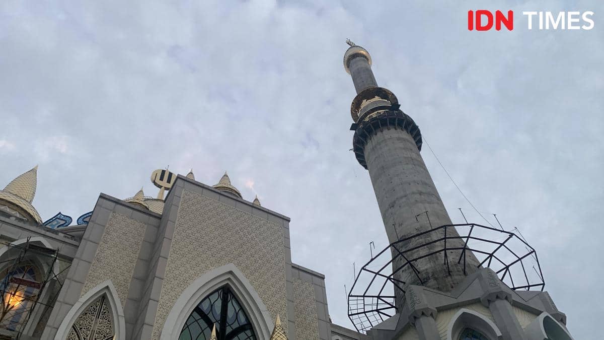 Masjid Agung Medan, Selasa (17/3/2026) (IDN Times/Doni Hermawan)