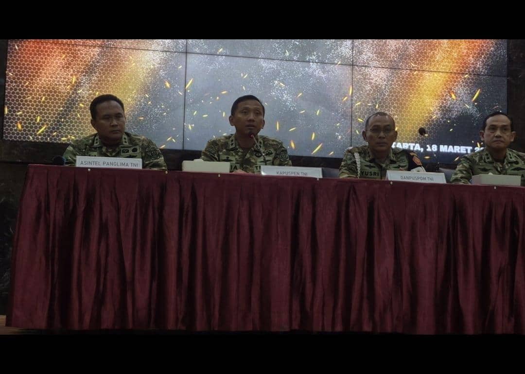 Pemberian keterangan pers mengenai pelaku penyiraman air keras terhadap aktivis KontraS dari unsur TNI. (IDN Times/Santi Dewi)