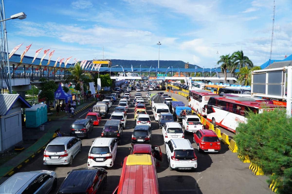 PT ASDP catat sejak H-10 hingga H-3 pukul 14.00 WIB, jumlah penumpang tercatat 431.628 orang atau naik 3,4 persen. (Dok/Istimewa).