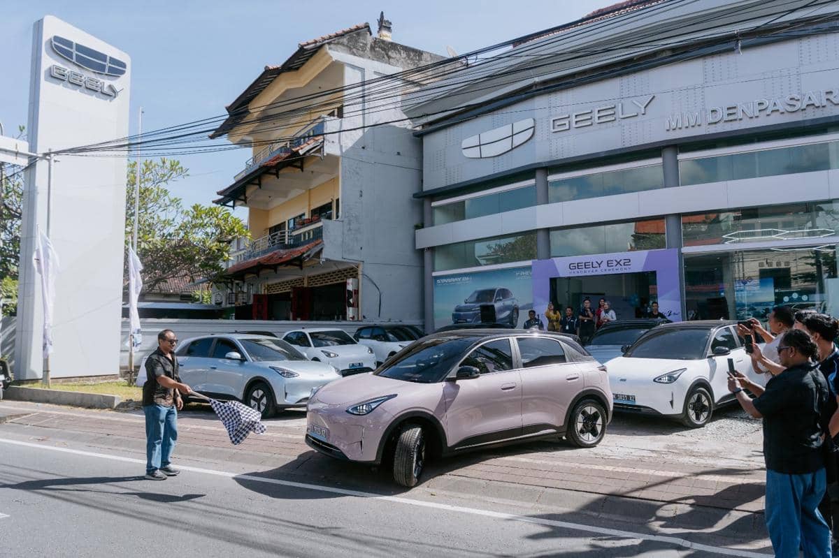 Geely Lanjutkan Distribusi EX2 ke 9 Kota Besar Indonesia