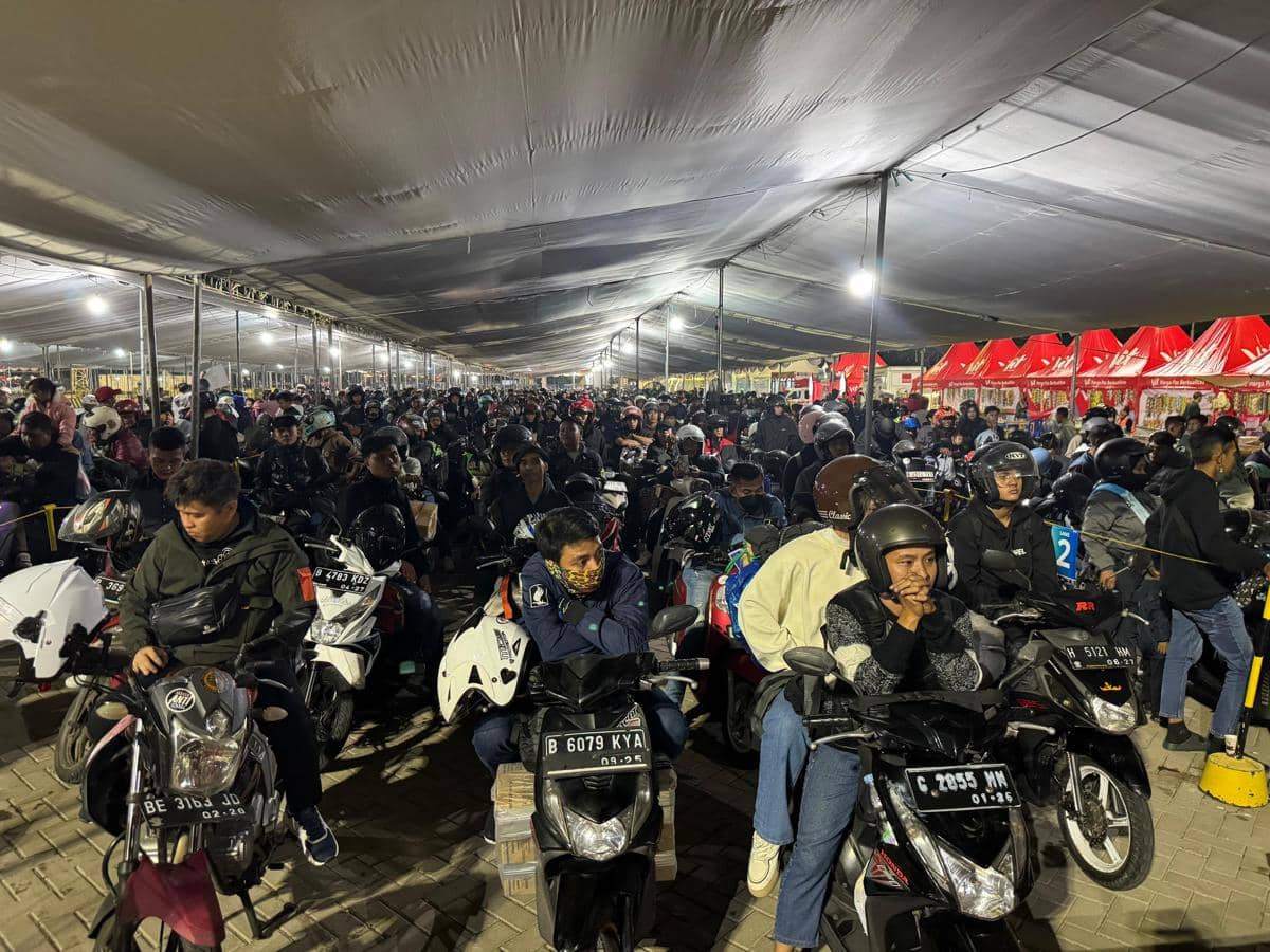 Antrean motor di Pelabuhan Ciwandan