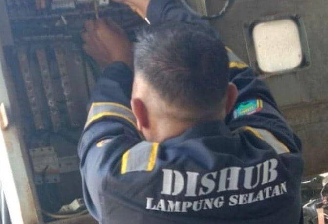Dishub Lampung Gercep Perbaiki Lampu Jalan Lintas Sumatra