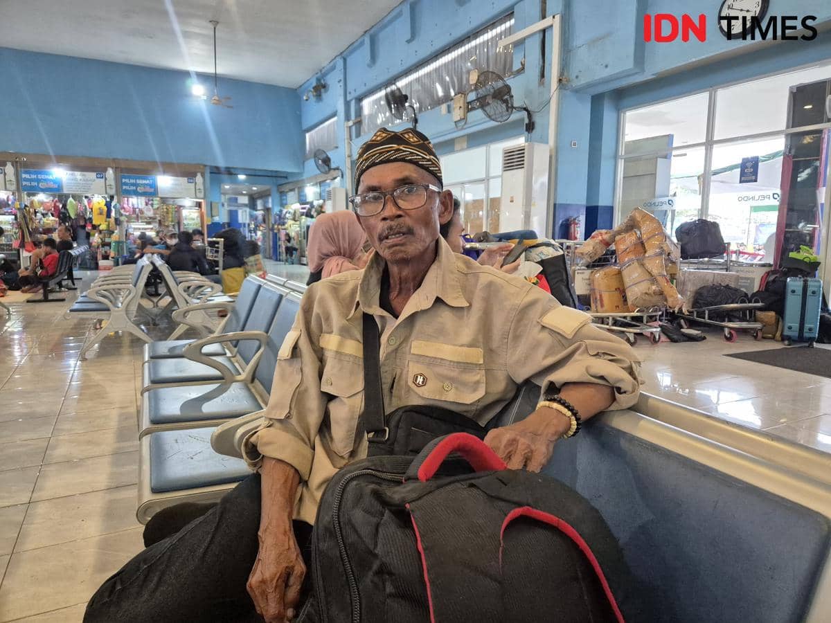 Memeluk Tiket Pulang Bernama Rindu